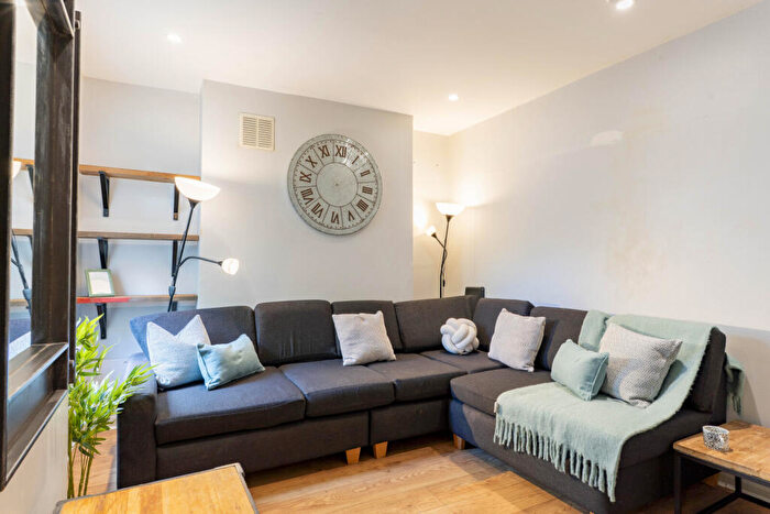 5 Bedroom Terraced House To Rent In Howell Road, Exeter, EX4