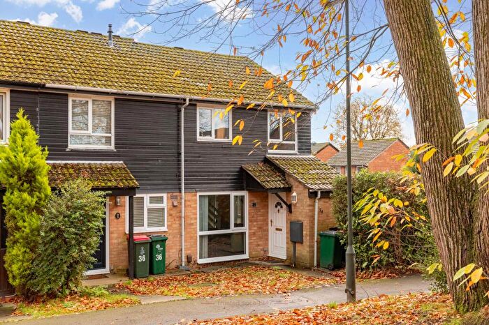 3 Bedroom End Of Terrace House For Sale In The Grooms, Worth, RH10