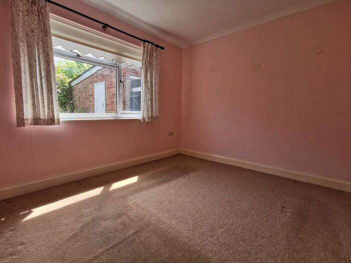 2 Bedroom Semi-Detached Bungalow For Sale In Gothic Close, Harleston, IP20