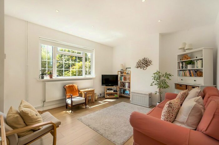3 Bedroom Terraced House To Rent In Windham Road, Kew, Richmond, Surrey, TW9