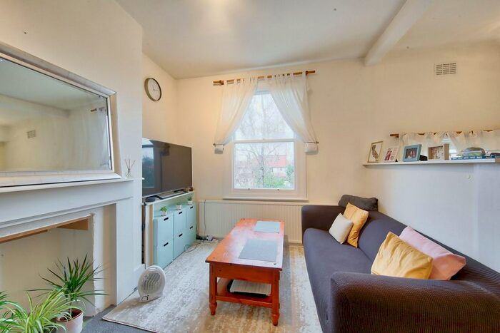 1 Bedroom Flat To Rent In Khama Road, London SW17