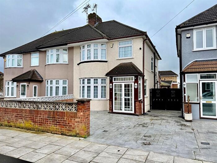 3 Bedroom Semi Detached House For Sale In Kenton Avenue, Southall, UB1