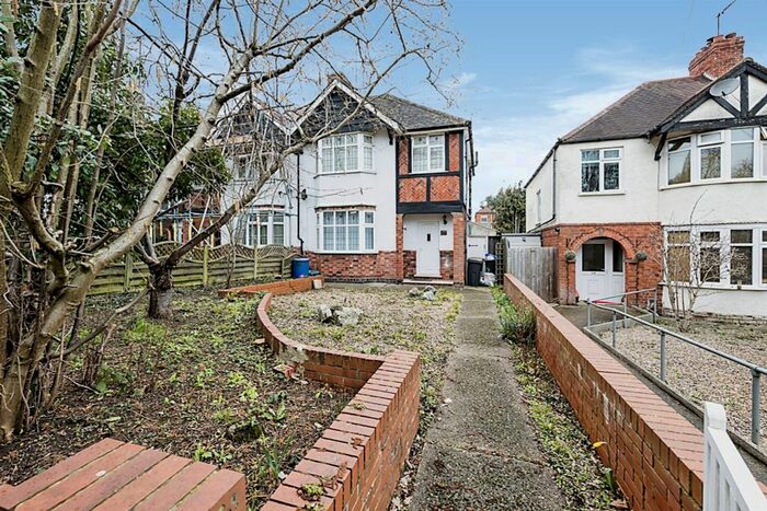 3 Bedroom Property To Rent In London Road, Northampton, NN4