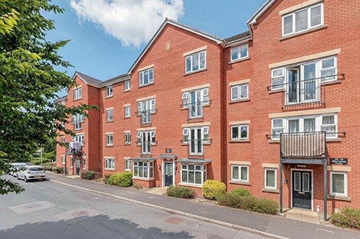 2 Bedroom Flat For Sale In Gloucester Close, Redditch, B97