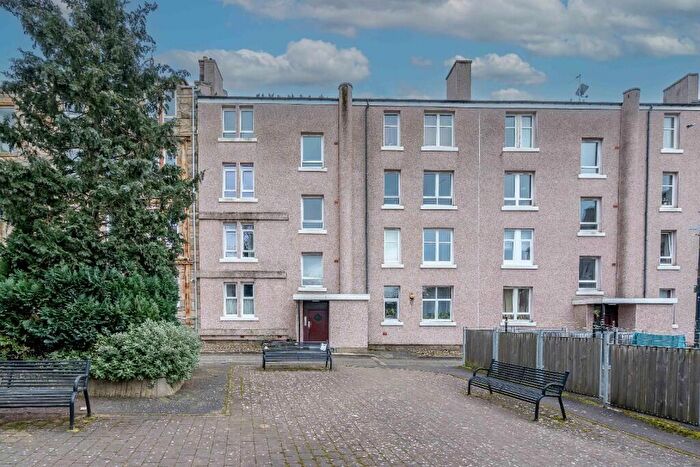 2 Bedroom Flat For Sale In Mannering Court, Glasgow, G41