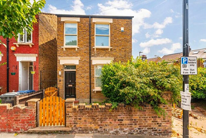 3 Bedroom Detached House To Rent In Wells House Road, Acton, NW10