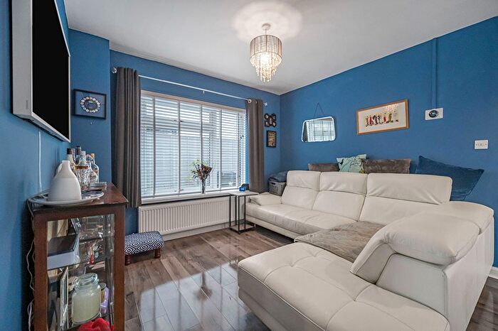 4 Bedroom Detached House For Sale In Holly Grove, Lisvane, CF14