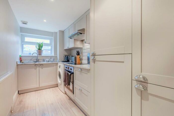 1 Bedroom Flat To Rent In Peckham Rye, East Dulwich, London, SE22