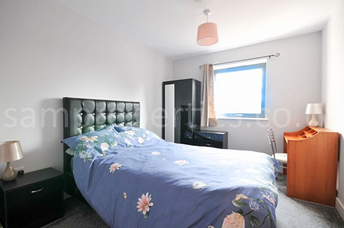 4 Bedroom Town House To Rent In Moss Lane East, Manchester, M16