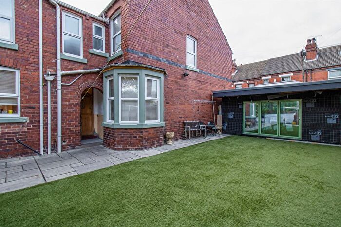 4 Bedroom End Terrace House For Sale In Morrison Street, Castleford, WF10