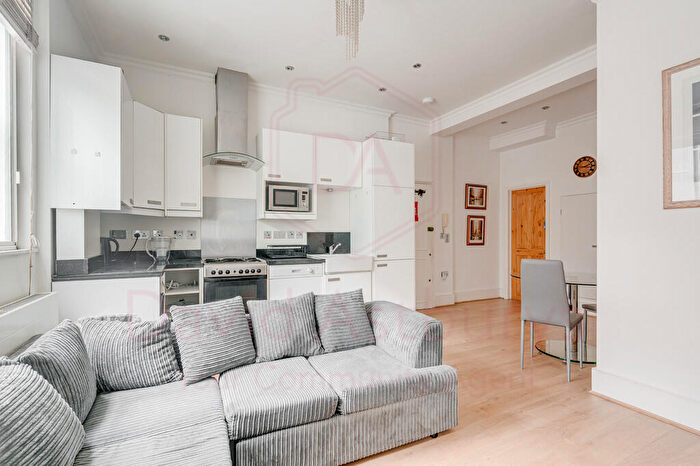 2 Bedroom Apartment To Rent In Malden Road, Kentish Town, London, NW5