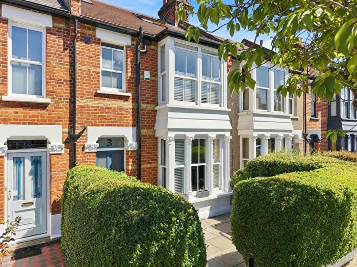 4 Bedroom House For Sale In Dangan Road, Wanstead, E11