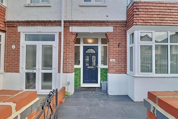 5 Bedroom Terraced House For Sale In Westwood Road, Portsmouth, PO2