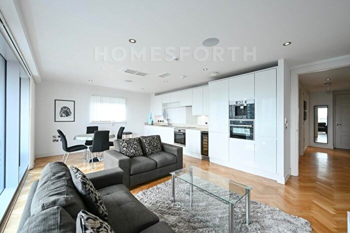 2 Bedroom Penthouse To Rent In Commercial Road, Aldgate East, E1