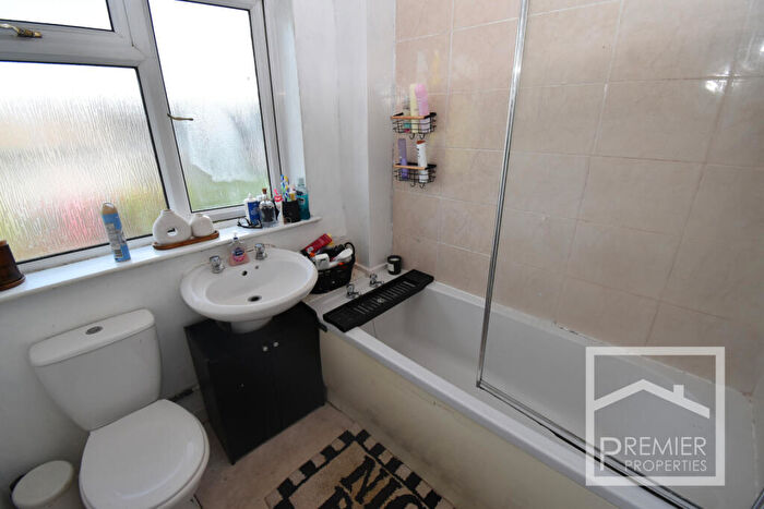 3 Bedroom End Of Terrace House For Sale In Chalmers Drive, East Kilbride, G75