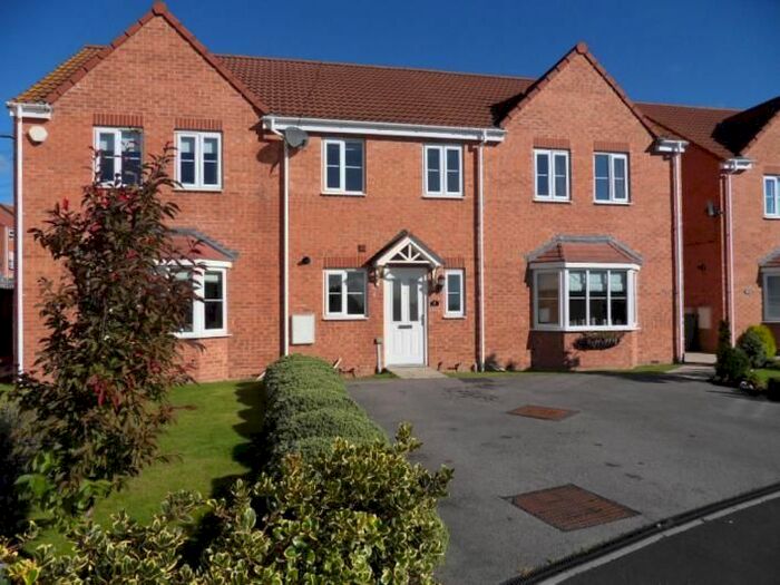 2 Bedroom Town House To Rent In Park Drive, Lofthouse, WF3