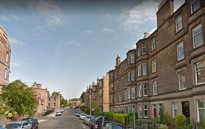 3 Bedroom Flat To Rent In Falcon Gardens, Edinburgh, EH10