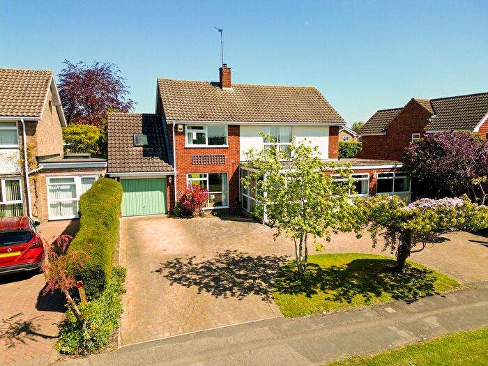 4 Bedroom Detached House For Sale In Westminster Drive, Aylesbury, HP21