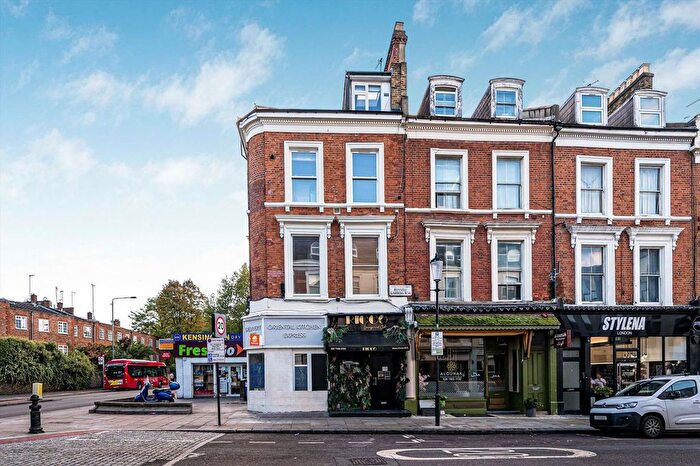 2 Bedroom Flat To Rent In Russell Gardens, West Kensington, W14