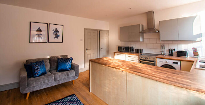 6 Bedroom Terraced House To Rent In Ebor Terrace, Leeds, LS10