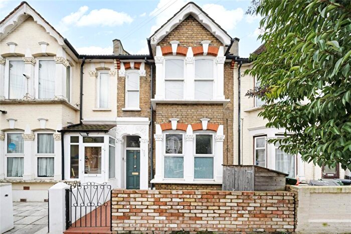 2 Bedroom Flat To Rent In Somerset Road, Walthamstow, London, E17
