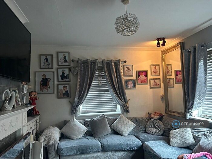 3 Bedroom Semi-Detached House To Rent In Camden Gardens, Thornton Heath, CR7