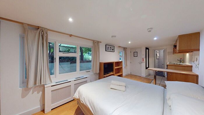 Studio To Rent In Cartwright Gardens, London, WC1H