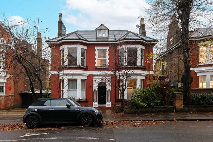 2 Bedroom Flat To Rent In Woodchurch Road, London, NW6