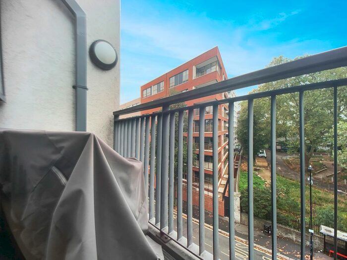 1 Bedroom Flat To Rent In Market Road, London, N7