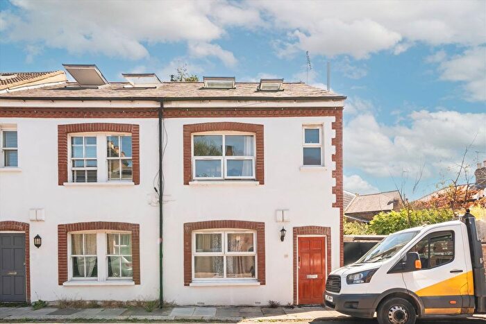1 Bedroom Flat To Rent In Enfield Road, Brentford, TW8