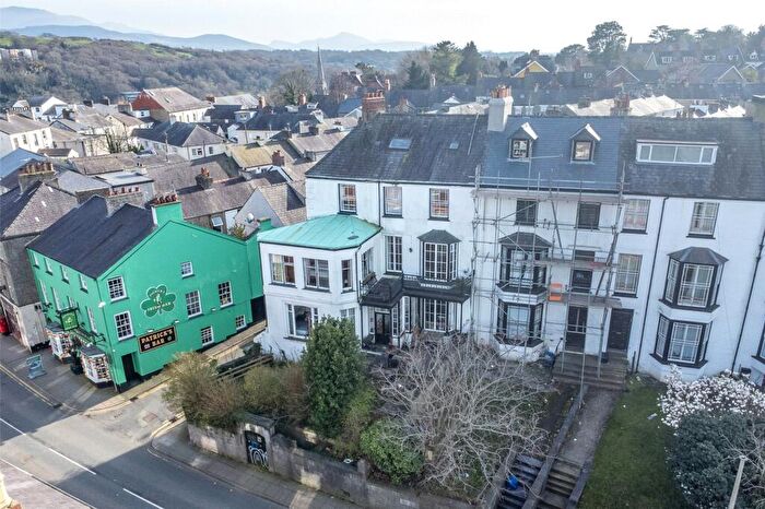 2 Bedroom Apartment For Sale In Menai View Terrace, Bangor, Gwynedd, LL57