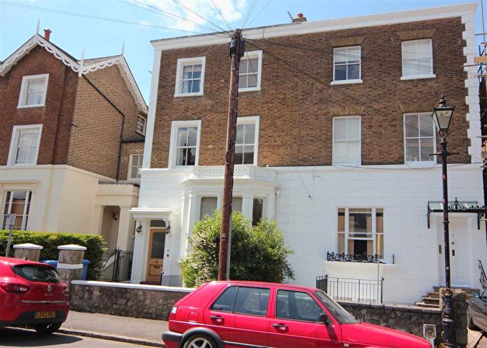 2 Bedroom Apartment To Rent In Trinity Road, Windsor, SL4