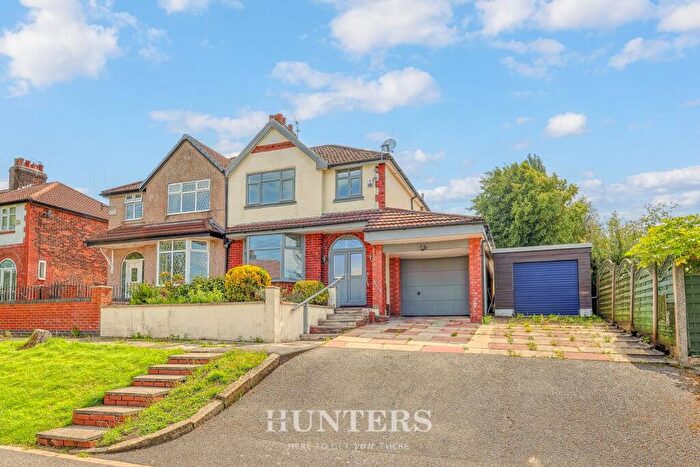 3 Bedroom Semi Detached House For Sale In Greenway, Alkrington, Middleton, M24