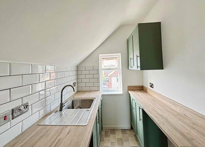 1 Bedroom Flat To Rent In B Dalestorth Street, NG17