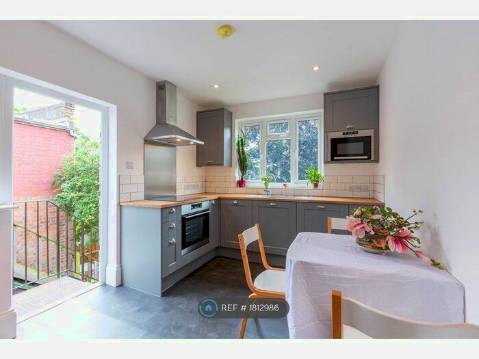 2 Bedroom Flat To Rent In Parkland Road, London, N22