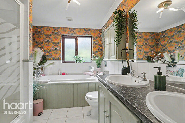 6 Bedroom Detached House For Sale In Queenborough Drive, Kent, ME12