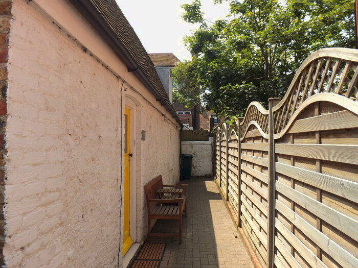 1 Bedroom Flat To Rent In High Street, Rottingdean, BN2
