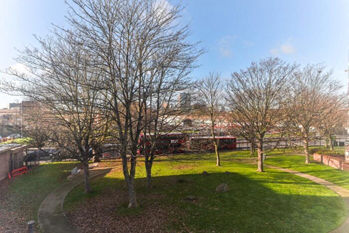 3 Bedroom Flat To Rent In Leopold Street, London, E3