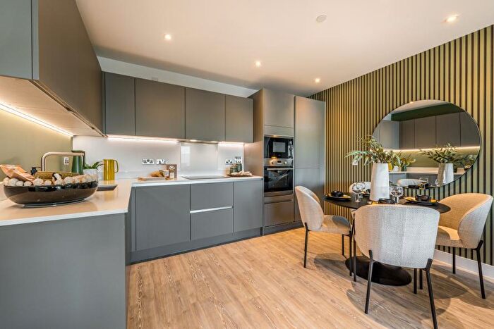 2 Bedroom Apartment For Sale In Newmarket Road, Cambridge, CB5