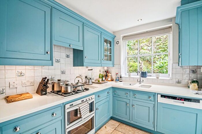 2 Bedroom Flat To Rent In Clarendon Gardens, Little Venice, W9