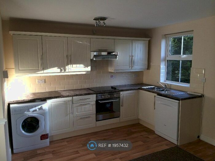 2 Bedroom Flat To Rent In Chatham Street, Stockport, SK3