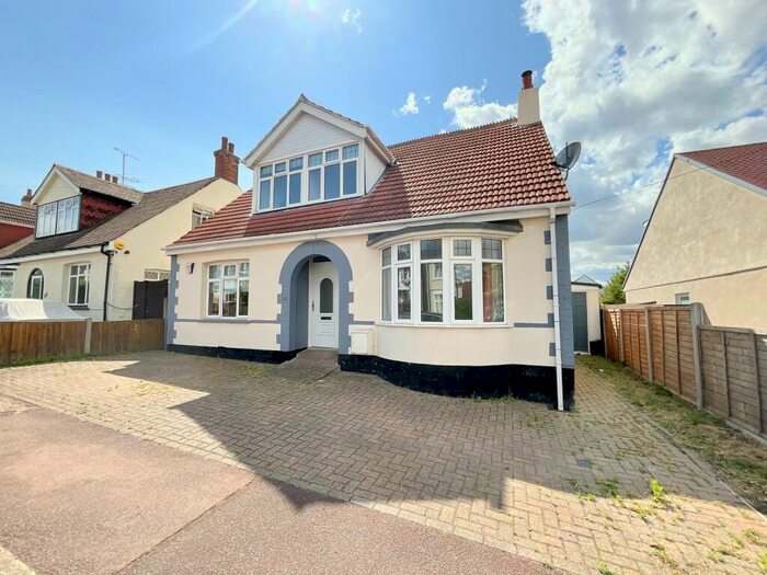 5 Bedroom Detached House To Rent In Lord Roberts Avenue, Leigh-on-Sea, SS9