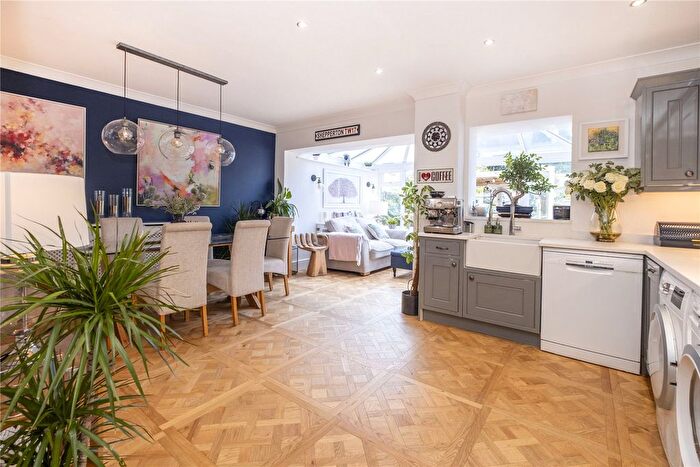 5 Bedroom Semi-detached House For Sale In Shepperton, TW17