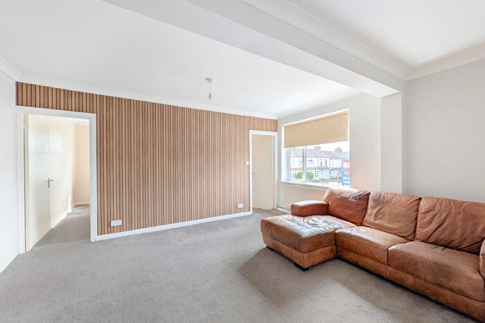 3 Bedroom Apartment To Rent In Upper Wickham Lane, Welling, DA16