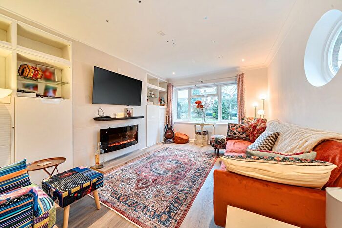 3 Bedroom Semi-Detached House For Sale In Foxgrove Road, Beckenham, Kent, BR3