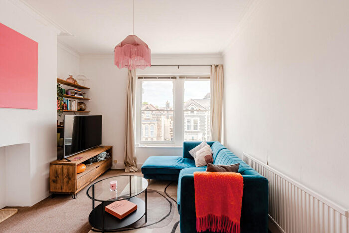2 Bedroom Flat For Sale In Montrose Avenue, Redland, Bristol, BS6