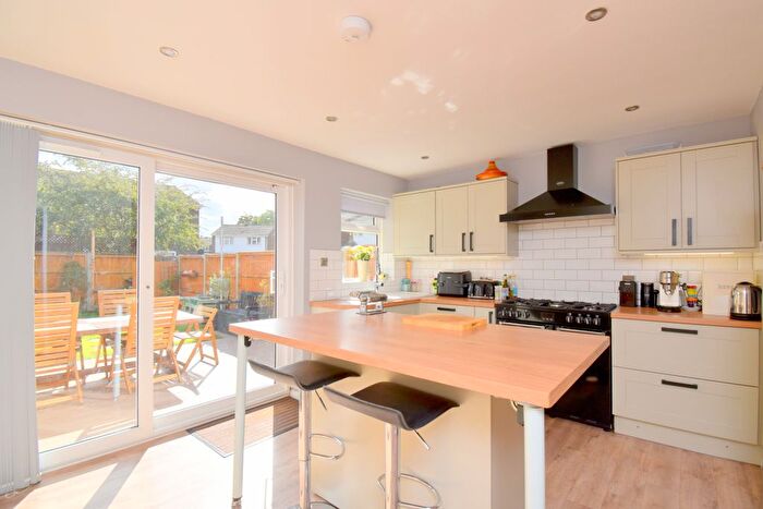 3 Bedroom End Of Terrace House For Sale In Hazel Walk, Biggleswade, SG18