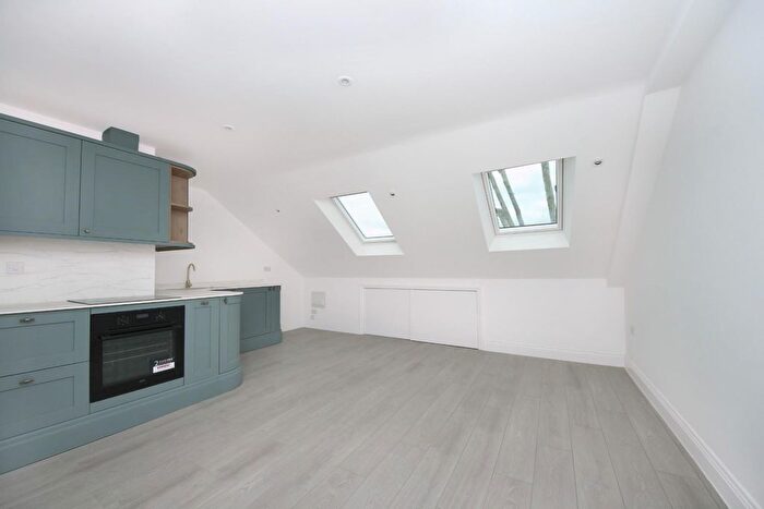 1 Bedroom Flat For Sale In Northfield Avenue, W13