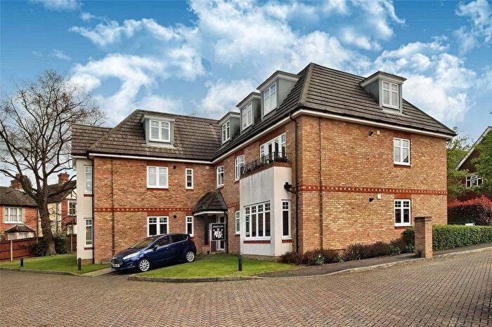 2 Bedroom Flat To Rent In College Road, Woking, GU22