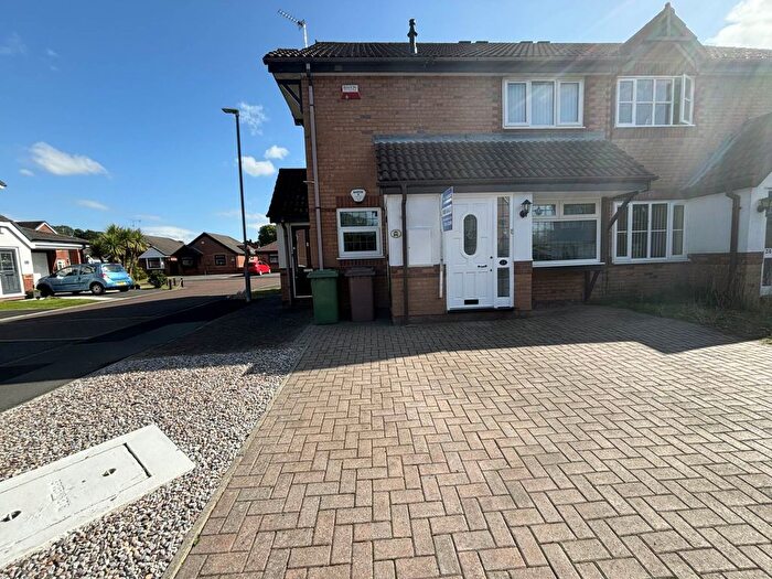 2 Bedroom Flat To Rent In Newfields, St Helens, WA10